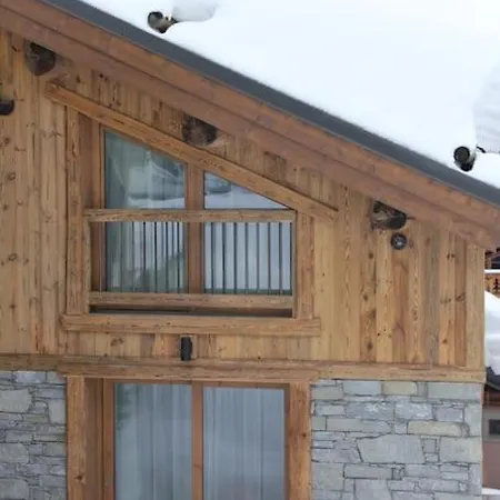 Manggis, 1650 Chalet Courchevel